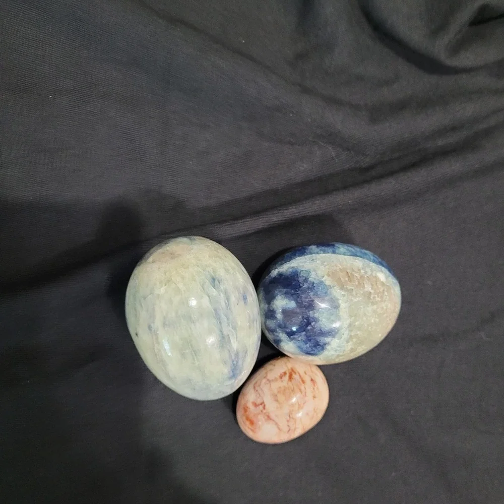Set of 3 Polished Stone Eggs  Natural Crystal Mineral Carvings Collectible Décor